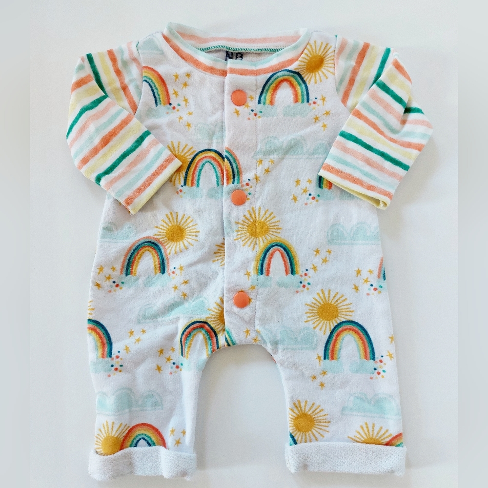 *NEW* Rainbows and sunshine Newborn Sleeper Outfit Newborn - Picture 3 of 4